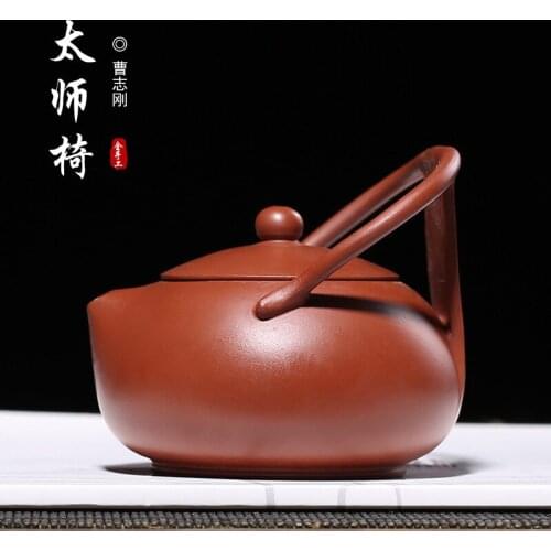 State Worker of Zhuni Taishi Chair, Yixing Zishahuyuan Mine, collects and customizes a piece of hand-made gifts