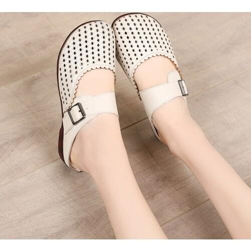 Tilocow 2020 New Design Genuine Leather Wrap Toes Slippers Womens Buckle Flat With Shoes Woman Retro Casual Outside Slides