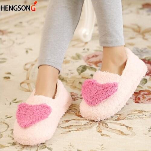2020 Women Comfortable Slippers Big Heart Decoration Winter Slippers for Female Short Plush Indoor Footwear Covered Heel Shoes