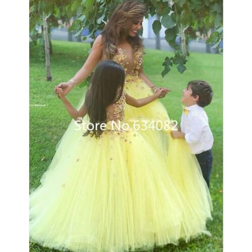 Beautiful Yellow Tulle Ball Gown Flower Girls Dresses for Party and Weddings 2016 casamento Sheer Back Girls Formal Gowns Bow