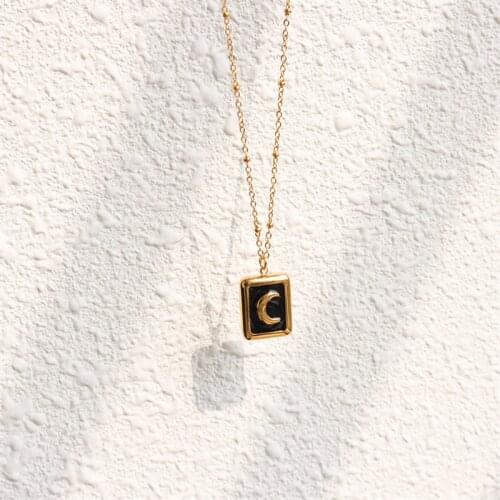 YUN RUO 18k Gold Moon Black Square Pendant Chic 316l Stainless Steel Jewelry for Woman Baroque Neckalce Factory Price Never Fade