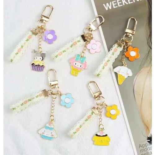 New Cute Cartoon Keychain Daisy Flower Puppy Keychain Backpack Earphone Box Pendant Ins Metal Jewelry Creative Travel Souvenirss