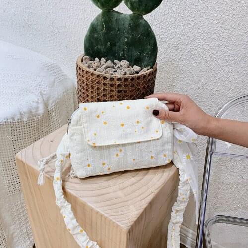 Women Canvas Daisy Shoulder Bag Embroidery Pleated Belt Classic Crossbody Flap Handbags DelicateChic Small Messenger Pouch 2020
