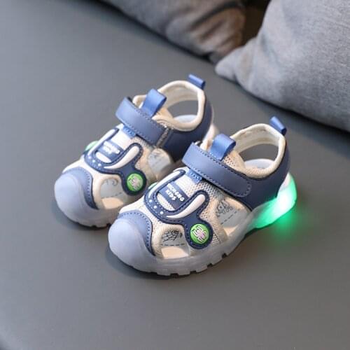 2021 Boys Sport Sandals Kids Light-up Sandals Non-slip Soft-soled Baby Toddler Shoes Closed Teo Kick-proof Infant Beach Shoes