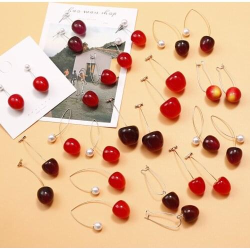 U-Magical Japanese Gold Color Alloy Sweet Clear Resin Red Cherry Dangle Earrings for Women Simulation Pearl Earrings Jewelry