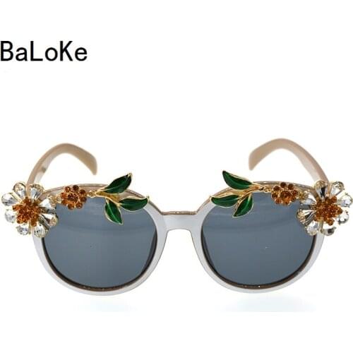 Fashion Baroque Women Girls Crystals Flower Sunglasses Retro Brand Charm Metal Leaf Sunglasses Summer Beach Glasses