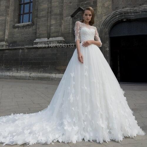 Attractive Tulle Sweetheart Neck Ball Gown Wedding Dresses Handmade Butterflies Bridal Gown Wedding Gowns with Detachable Jacket