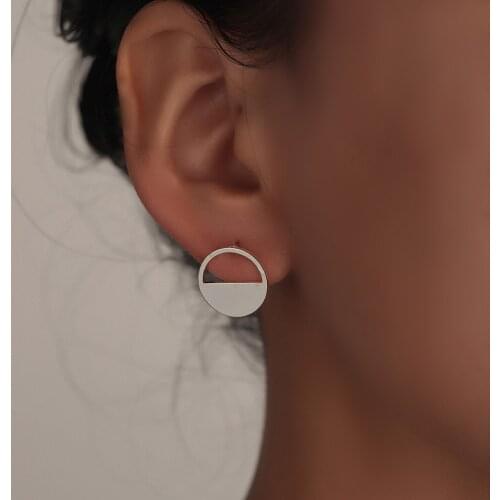 Half Hollow Round Earring for Women Trendy Geometric Stud Minimalist Pendientes Most Versatile Ear Jewerlry
