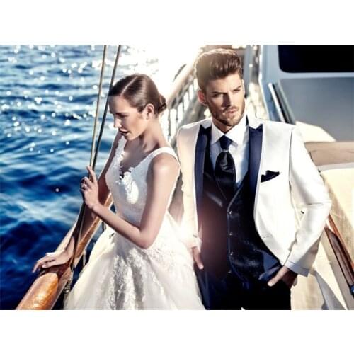 Handsome Groomsmen Peak Lapel Groom Tuxedos Mens Wedding Dress Man Jacket Blazer Prom Dinner (Jacket+Pants+Tie+Vest) A354