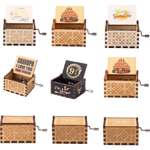 Retro Wooden Carved Hand Cranked Music Box Decor Ornaments Musical Boxes Exquisite Wooden Music Box Ornaments Commemorative Gift