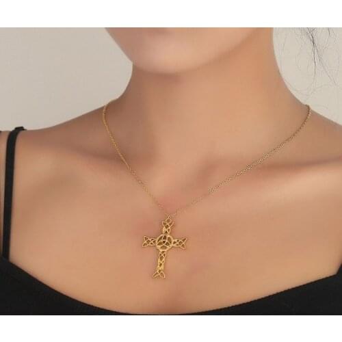 Irish Celtic Knot Cross Necklace Infinity Celtick Jesus Cross Pendant Necklace Women Men Heart Cross Necklace Religious Jewelry