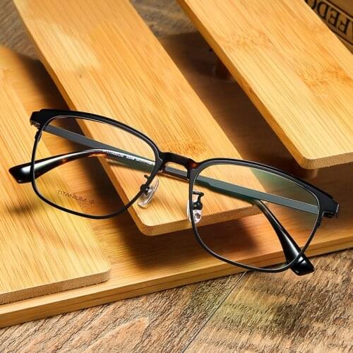 Titanium Glasses Frame Men Vintage Square Eye Glasses Frames for Men Optical Prescription Eyeglasses Frames Clear Eyewear Male