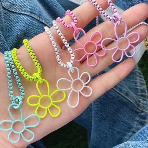 5Pcs Colorful Enamel Flower Necklace for Girl Trendy Design Lucky Hollow Flower Fashion Box Chain Necklace Retro Women Jewelry
