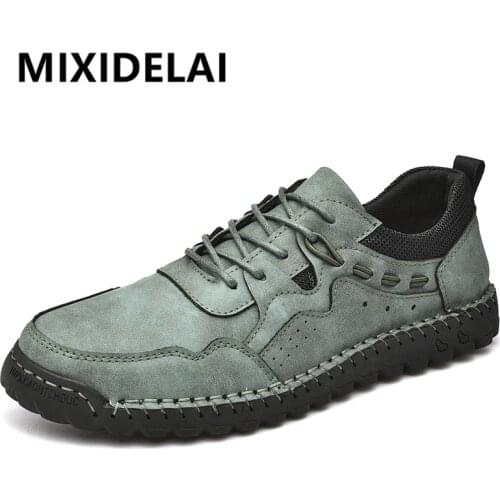 New Men Sneakers Leather Mens Casual Shoes Brand Breathable Mens Loafers Outdoor Comfortable Walking Shoes Fashion Flat Shoes