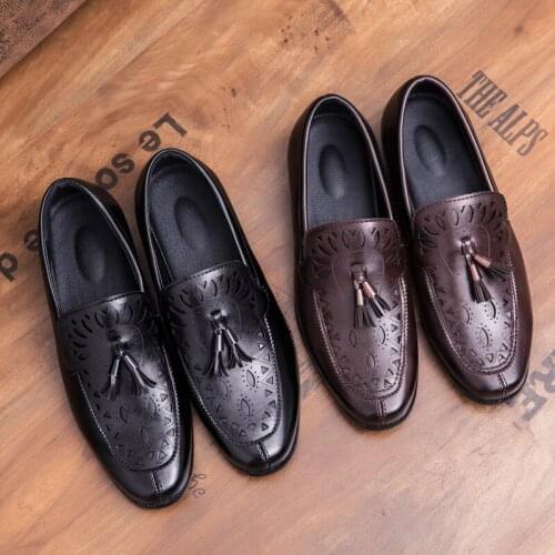 Hot-selling brand mens shoes 2020 spring fashion natural leather British style business casualfringed bullock mens shoes