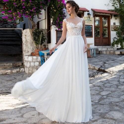 Illusion O-Neck Embroidery Appliques Tulle Sleeveless A-Line Wedding Dress Elegant Button Back Sweep Train Lace Bridal Gown