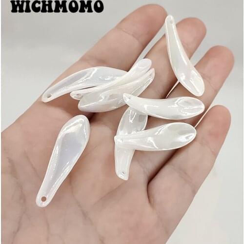 2020 New 10pcs 35*10mm Acetic Acid Acrylic White Leaves Flowers Charms Pendant for DIY Necklace Earring Jewelry Accessories