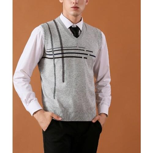 High Quality New Fashion Sleeveless Wool Sweater Men Pullover Knitted Vest Solid V-Neck Mens Sweater Casual Men Sweaters Vest