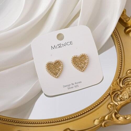 2021 Korean Fashion Wholesale Love Metal Pearl Hollow Rose Flower Earrings Temperament Korean Earrings Female