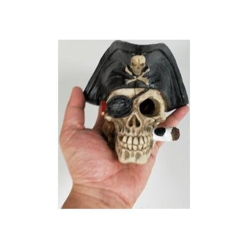 Aquarium resin crafts decoration aquarium simulation decoration "Pirates of the Caribbean" captain head fish and shrimp dodge