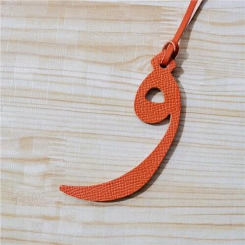 Wholesale Custom Made Genuine Natural Leather Character Alphabet Arabic Letter Keychain Backpack Pendant Ladies Women Bag Charm