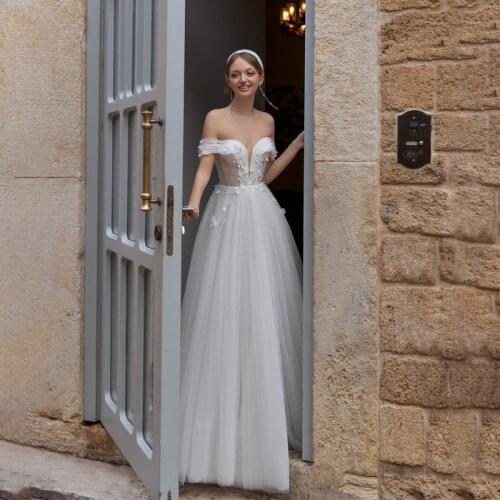 New Arrival Off Shoulder A Line Wedding Dress 2021 Boho Bridal Gowns 3D Appliques Lace Up Back vestido de noiva