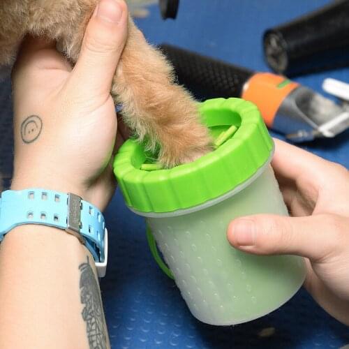 Lanyard type pet foot washing cup Pet supplies dog cleaning cup cat paw washing silicone brush