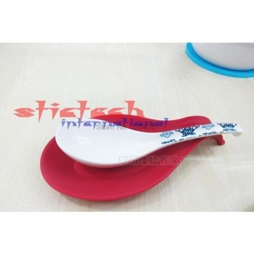 By dhl 200pcs Silicone Spoon Insulation Mat Silicone Heat Resistant Placemat Drink Glass Coaster Tray hot sale Spoon Pad tools