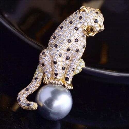 Cubic Zironia Crystal Pearl Leopard Brooches for Women Men New Fashion Animal Gold Silver Color Brooches Pins Jewelry Accessory