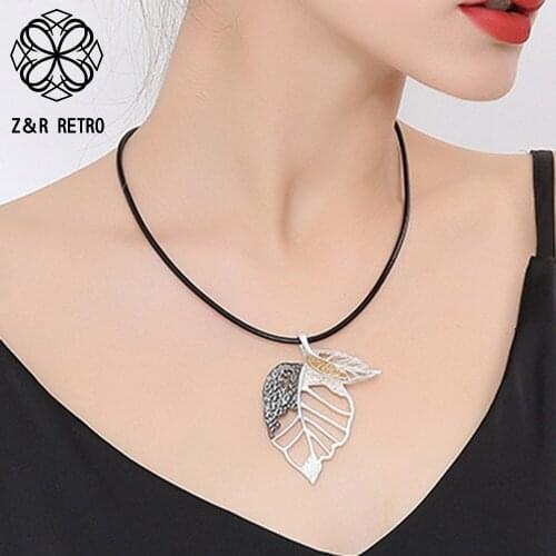 Vintage Hollow Leaf Choker Collar Necklace Chains Around the Neck Suspension Plant Pendant Costume Jewelry for Women Accessories