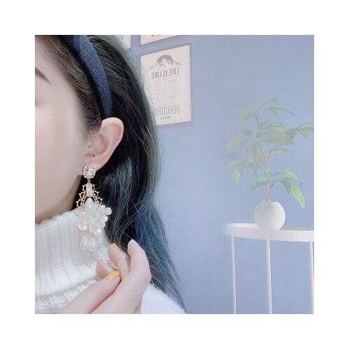 New European Fashion Crystal Earrings Cute Pearl Flower Stud Earrings For Women Girls Statement Earring Jewelry Gift