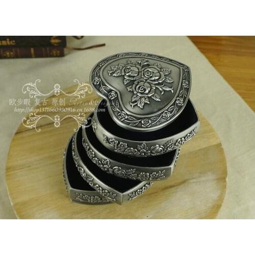 European classical 4grid heartshaped retro European princess tin alloy metal jewelry keepsake souvenir box case jewelry box Z030