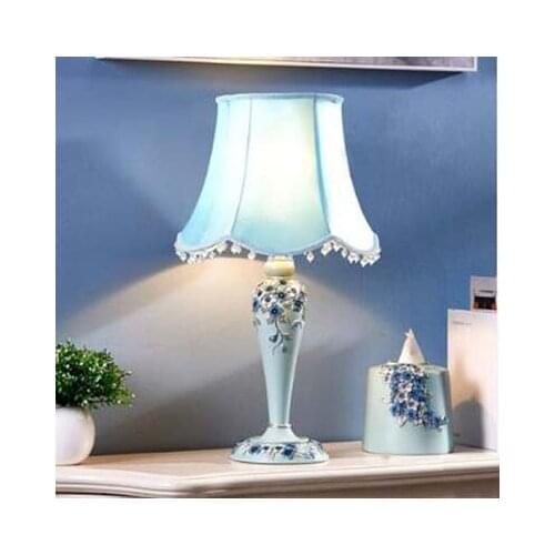 Creative European Table Lamp Fashion and Modern Dinning Room Light Pastoral Warm Cute Simple Living Room Decoration Table Lamps