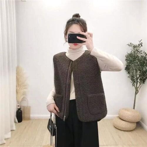 2021 Autumn Winter Womens Vest Lamb Wool Korean Version Versatile Imitation Fur One Short Girls' Vest Zipper Coat Casual Coffe