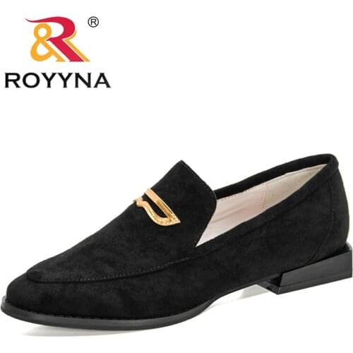 ROYYNA 2020 New Desigers Plus Size 44 Flock Flats Round Toe Shoes Woman Comfortable Slip on Metal Decration Footwear Feminimo