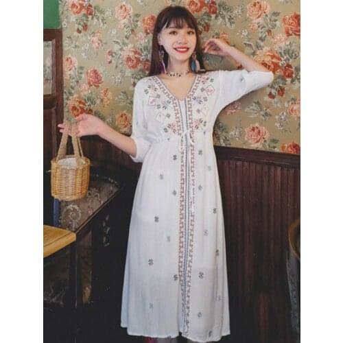 2021 Summer New Womens Girls Retro Art Embroidered v-Neck Mid-Length Dress Bohemian Travel Vacation Beach Style Dress