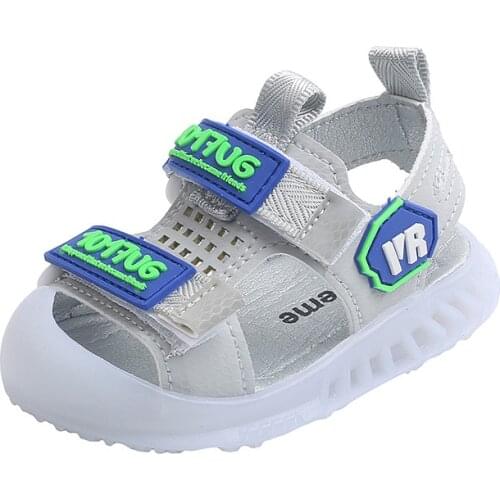 Boys Sandals 2021 New Sports Fashion Colorful Lights Childrens Shoes Soft Bottom Non-slip Summer Toes-capped Shoes Fashion Cool