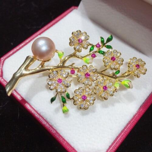 Fine craft natural freshwater pearl plum flower brooch pin Pearl flower brooch Joker clothing