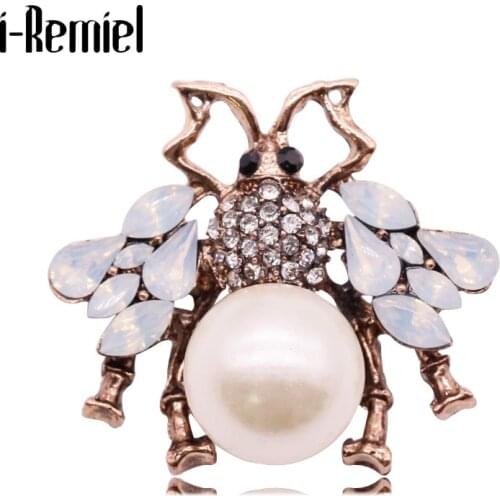 New Rhinestone Bee Brooch for Women Pearl Insect Lapel Pins Fashion Hijab Pin and Brooches Jewelry Corsage Clothing Accessories