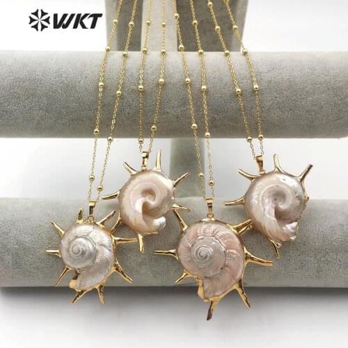 WT-JN095 Trumpet Shell Pendant Gold Trim Sea Shell Pendant Snail Shape With Gold Bead Chain Necklace Jewelry