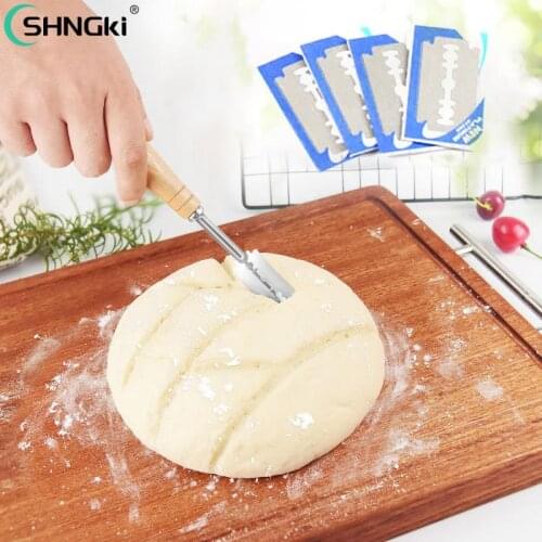 Making Razor Cutter Curved Knife With Wooden Protective For Baking Slashing Bread Bakers Cutter Bread Dough Scoring Blade Tools