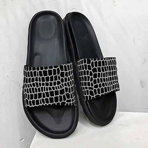 Mens Beach Sandals Outdoor Fashion PVC Slippers Lightweight Non-slip Casual Slides Comfort Fresh Flat Home Bathroom Slippers