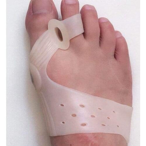 Silicone Toe Seperator Bunion Corrector Bone with Magnet Big Toe Separator Hallux Valgus Straightener Toe Spreader Pedicure Tool