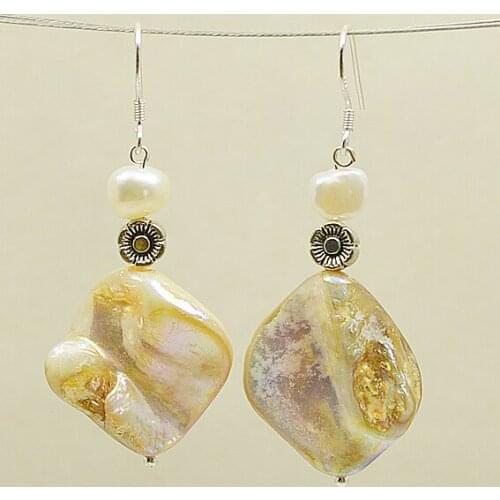 Women Elegant Real Shell Dangle Earrings Girl Birthday Party Gift Baroque White Pearl Flower Beads Real Shell Earring New Style