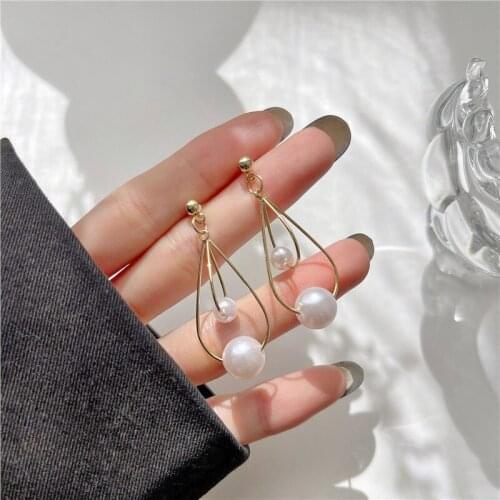 Korean Minimalism Gold Earrings for Women Fashion Temperament Pearl Drop Hanging Earrings Simplee Statement Pendientes Jewelry