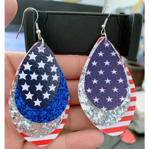 Three Layer 4th of July Flag Print Teardrop Earrings Glitter Stripe Stacked Faux Leather Earrings Lightweight Leaf Drop Earrings