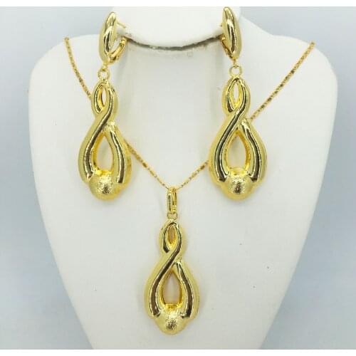 Bridal gift fashion high quality African jewelry set female necklace earrings bracelet travel gold jewelry set