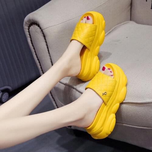 Platform Slippers Woman Slides With Metal Decoration 2020 New Summer Beach Women Wedge Shoes Non-slip Ladies Flip Flops