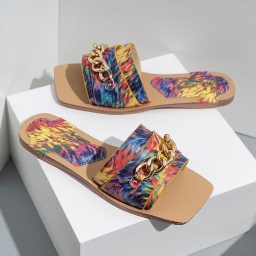 Women Flats Slippers Ladies Fashion Casual Sandals Women Classics Slides Summer Outside Flat With Shoes Metal Decoration