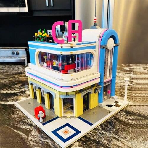 MOULD KING The Downtown Diner MOC Building Blocks City Street View Restaurant Model Sets Assembly Bricks Toys For Boy Birthday G